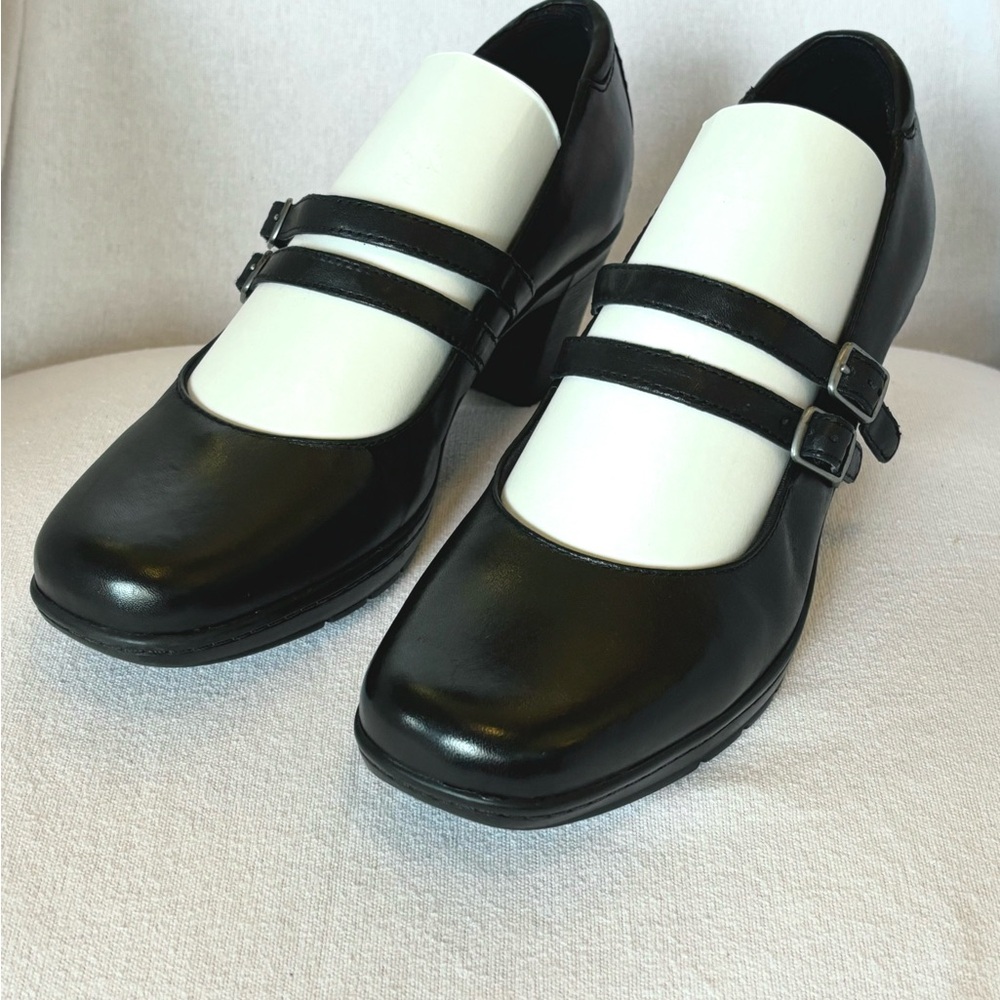 New Clarks Black Leather Mary Jane Double Strap Bendable Heels size 8.5 H1005